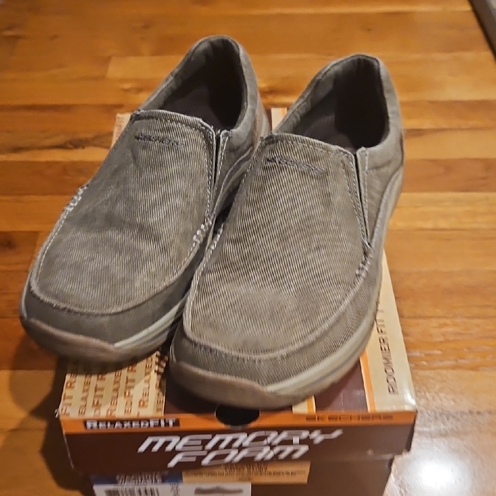 Men's Casual Slip-On Shoes - Gray